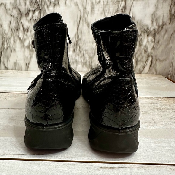 IMAC Croc Embossed Patent Leather Side Zip Booties Sz 39 US 9 Made In Italy - Picture 2 of 13